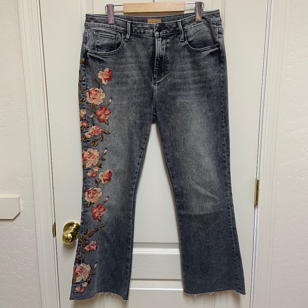 Driftwood Roxy Crop Boot Floral Embroidered Fleur Jeans Size 32x27 Gray Wash